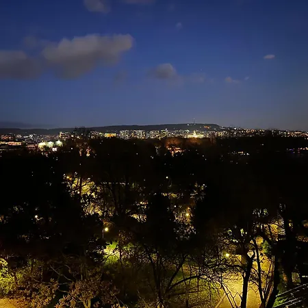 Glarus With Infinity Sea View דירה וארנה