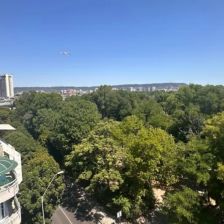 דירה Glarus With Infinity Sea View *