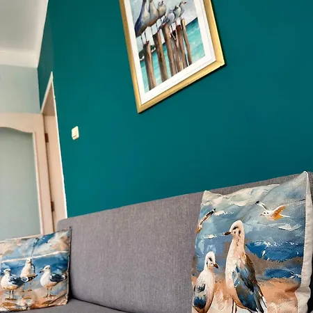 דירה Glarus With Infinity Sea View וארנה