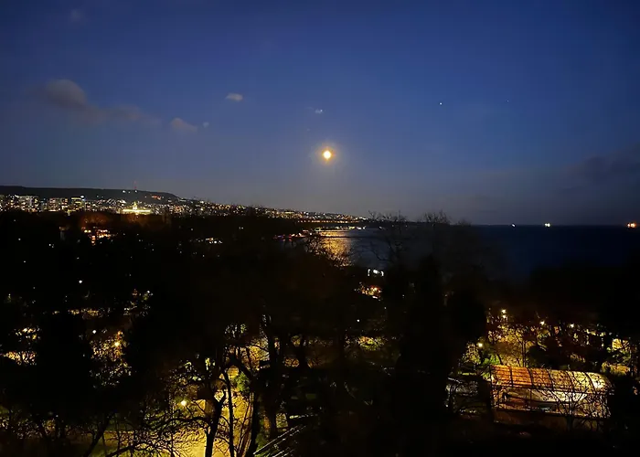 Daire Glarus With Infinity Sea View *