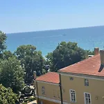 Glarus With Infinity Sea View