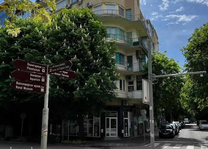 Glarus With Infinity Sea View Apartment