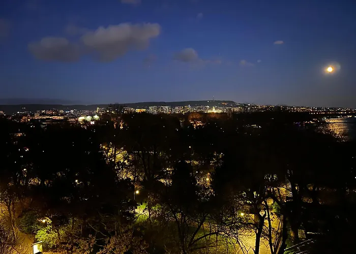 Glarus With Infinity Sea View Apartment Varna